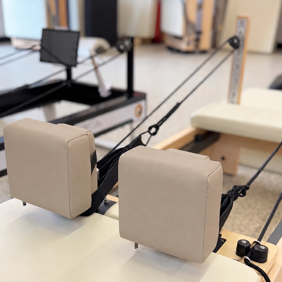 Bone shoulder blocks for reformer 