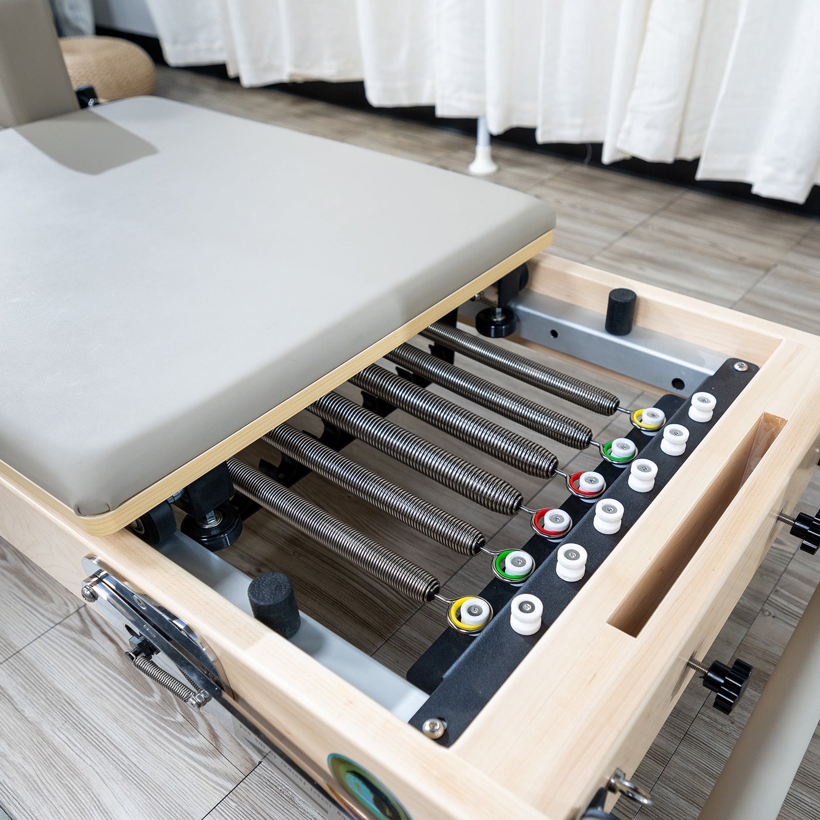 Janet Elite 2.0 – Foldable Pilates Reformer